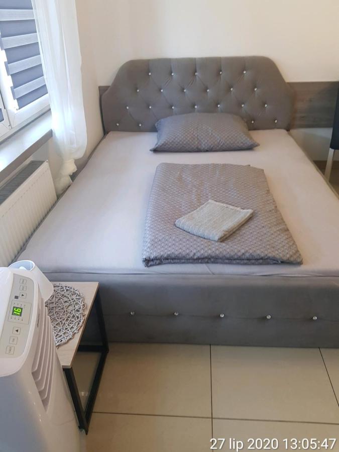 Apartament Rudy 102 Self Check-In 24H Appartamento Bytom Esterno foto