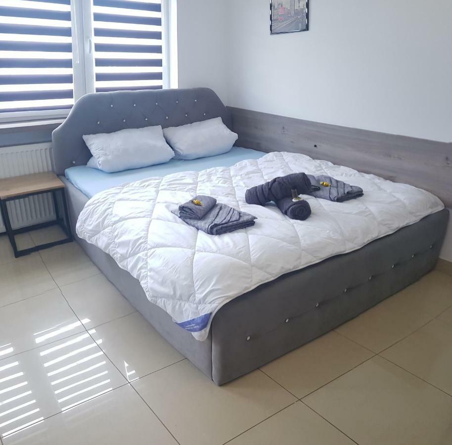 Apartament Rudy 102 Self Check-In 24H Appartamento Bytom Esterno foto